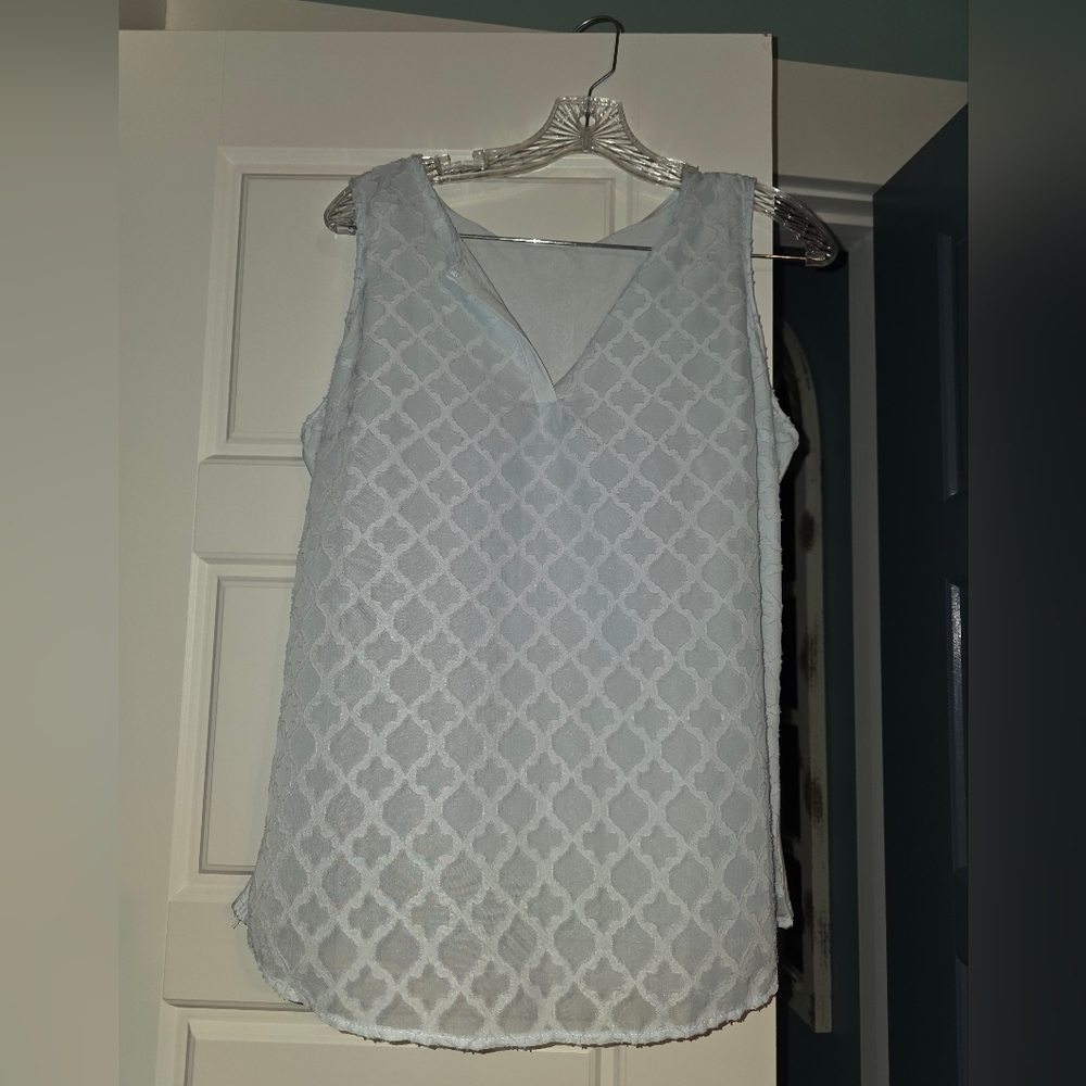 Market & Spruce Light Blue Textured Sleeveless V-Neck Top